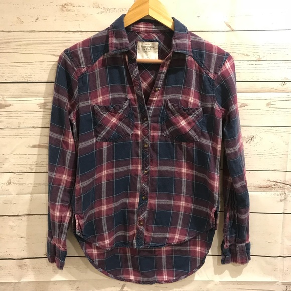 Abercrombie and Fitch Women’s Flannel Button-down - Picture 2 of 7